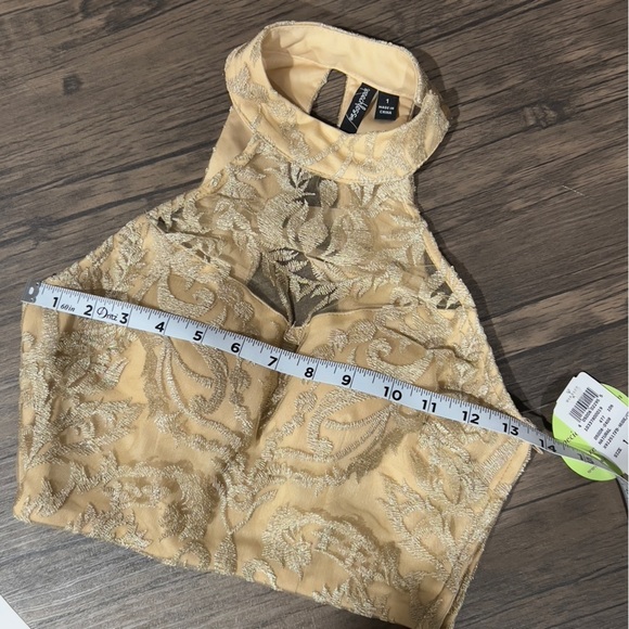 SPEECHLESS Size 1 Gold Cascade Formal Lace Sleevleess Midriff Halter Top. - Picture 7 of 10